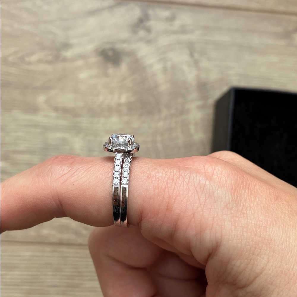 MODERN GENTS RING SET - Picture 3 of 3